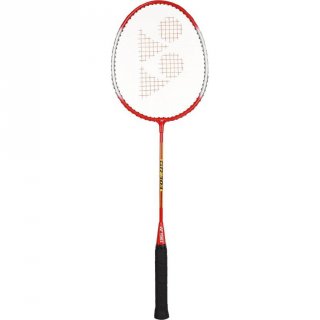 18. Yonex Badminton Racket GR 303, Ringan dan Anti Selip Gagangnya