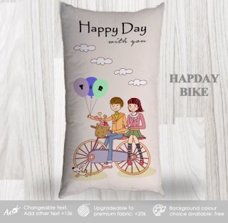 12. Bantal Custom Text Wedding dan Anniversary Hapday Bike Ada Puluhan Warna untuk Dipilih