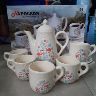 22. Napoleon Coffee Set yang Desainnya Klasik