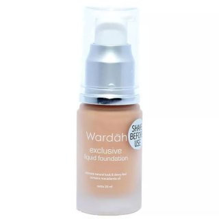 9. Wardah Exclusive Liquid Foundation