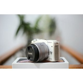 10. Canon EOS M3, Kamera Mirrorless dengan 49 Titik Sistem Autofocus