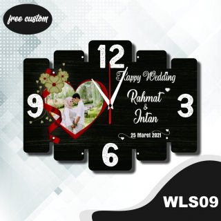 10. Kado Custom Jam Dinding Kado Pernikahan Anniversary, Multifungsi dan Tampak Mewah