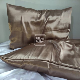20. Sarung Bantal Satin Premium Silk Pillowcase, Elegan dan Nyaman