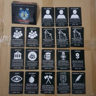 7. Werewolf Mafia Card Game - Premium Basic Pack, Permainan Strategi yang Mendebarkan