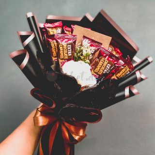 27. Buket Bunga Snack, Kado Sederhana yang Memberikan Kesan Kasih Sayang Terhadap Guru