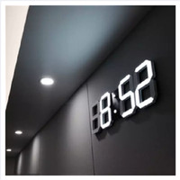 29. Jam Dinding Digital LED, Gaya Modern untuk Dekorasi Ruang Tamu