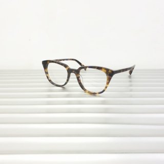 1. Kacamata Warby Parker, Bikin Gaya Ayah Makin Keren