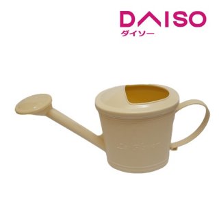 10. Daiso French Watering Pot 1.2L, Bisa untuk Kebun Kecil