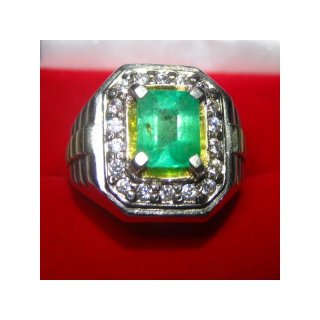 24. Cincin Colombia Emerald Ring 8US