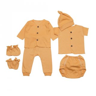 8. Setelan Baju Bayi Newborn dengan Warna Earthtone