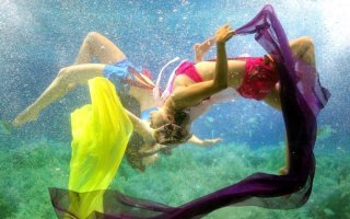 Park Sul Nyeo - Underwater Fashion Show