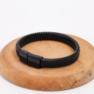 9. Gelang Kulit Premium / Bracelet Leather, Tampil Semakin Casual dan Santai