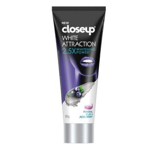 Closeup White Attraction Mineral Clay & Acai Berry