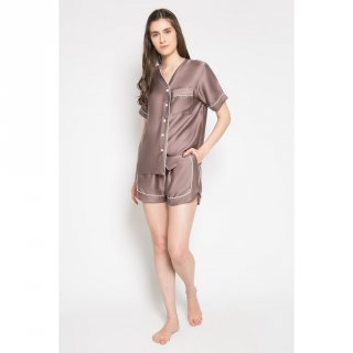 3. Choco Organik Silk Pajamas, Piyama Simple Namun Tetap Cantik