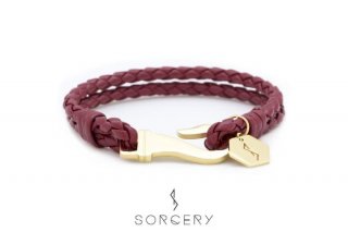 24. Sorcery Genuine Leather Bracelet, Tampilan Semakin Eksotis