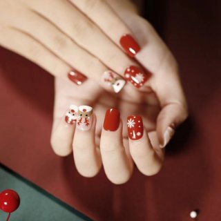 Christmas Fake Nails by Elloise