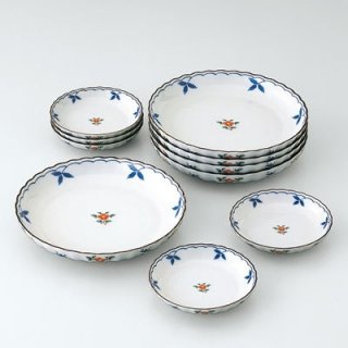 かわいらしい印象のお皿。
使う人、シーンを選びません。