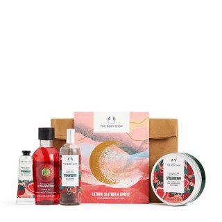 22. The Body Shop Gift Hampers Sampler Strawberry, Aroma Buahnya Bikin Semangat