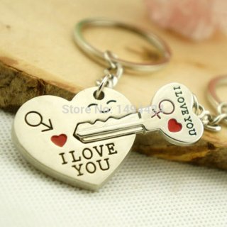 22. Heart Key Keychain Keyring Set Valentine, Gantungan Kunci yang Mengingatkan untuk Mengunci Hati
