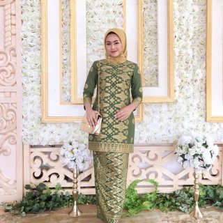 5. Setelan Ashanty Tunik Batik Jupri Songket Palembang