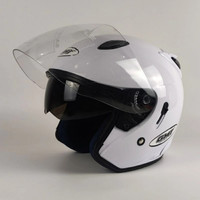 9. Helm Double Visor untuk Si Pengendara Motor yang Paling Keren