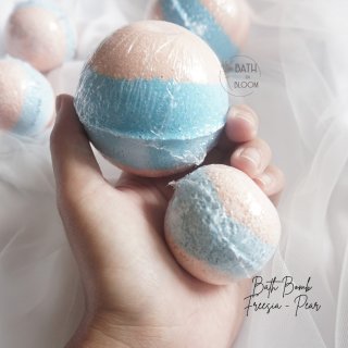 Bath Bomb - Freesia Pear/Melody