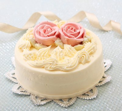 結婚祝いのプレゼントに人気のケーキ12選 おすすめのオーダーケーキなどをご紹介 ベストプレゼントガイド