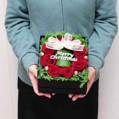 クリスマスに贈るフラワーギフト2021！ボックス入りの可愛い花の 