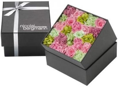 ニコライバーグマン Nicolai Bergmann フォーエバー ヤング 【プリザーブドフラワー】 小サイズ プリザーブドフラワーボックス 枯れない花 ブリザーブドフラワー 花 ギフト 贈り物 プレゼント