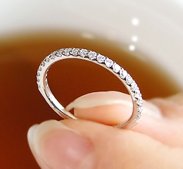 憧れのダイヤエタニティ指輪22 女性に人気のプラチナやピンクゴールドなどおしゃれリングをご紹介 ベストプレゼントガイド