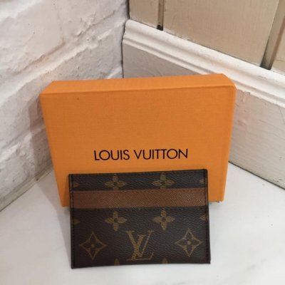 Jangan Kalah dengan Para Seleb! Miliki 10 Dompet Louis Vuitton