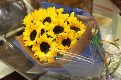 誕生日プレゼントに贈りたいおしゃれな花束11選 可愛いラッピングが女性に大好評 ベストプレゼントガイド