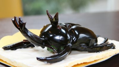 誕生日を盛り上げてくれるおもしろギフト21 思わず笑っちゃうケーキや人気の灰皿などをご紹介 ベストプレゼントガイド