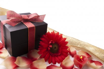 お母さんに贈る還暦祝いのプレゼント 人気ランキングtop バッグや財布など実用的なおすすめギフトを紹介 プレゼント ギフトのギフトモール