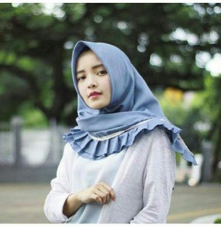 Tampil Feminin dengan 10 Rekomendasi Jilbab  Renda yang 