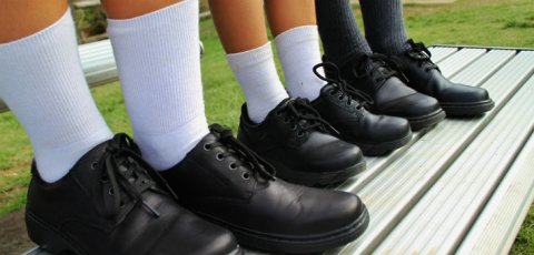 Image result for Memilih Kaus Kaki dan Sepatu Berbahan Ramah Kaki
