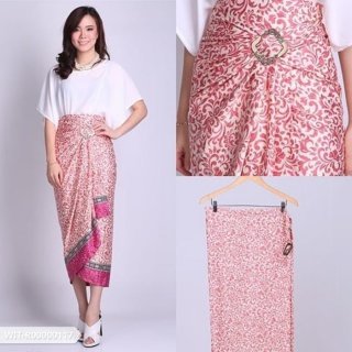 Tampil Etnik dan Stylish dengan 10 Rok  Lilit  yang Cocok 