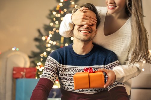 彼氏が絶対喜ぶクリスマスプレゼント 人気 おすすめランキング 予算 渡し方 サプライズアイデア ベストプレゼントガイド