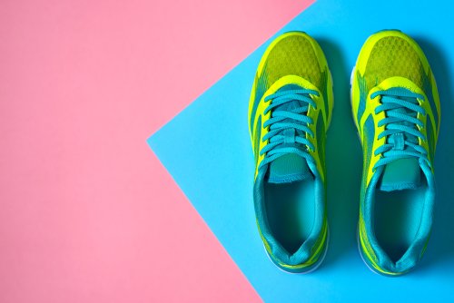 Yuk Koleksi 10 Rekomendasi Sneakers Murah Nan Keren Untuk Gaya Kasual Yang Stylish 2021 Yuk Koleksi 10 Rekomendasi Sneakers Murah Nan Keren Untuk Gaya Kasual Yang Stylish 2021