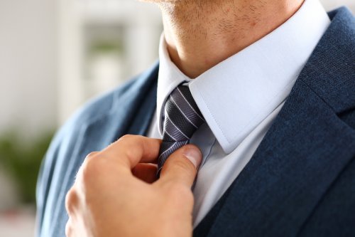 おしゃれなビジネスネクタイがプレゼントに人気 おすすめのブランドものや柄物が男性に大好評 ベストプレゼントガイド