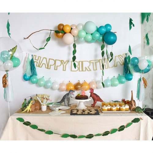1歳の誕生日に人気の飾り付けグッズ12選 バースデーを盛り上げるバルーンやガーランドをご紹介 ベストプレゼントガイド