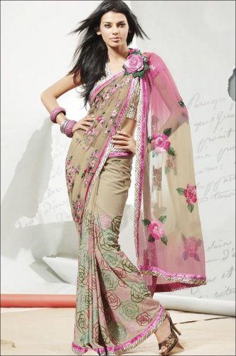 10 Simple And Beautiful Saree Draping Styles That Even Beginners