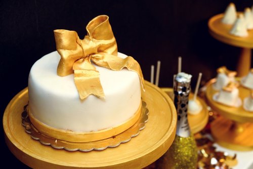 思い出に残る退職祝い向きのおすすめケーキ12選 人気のロールケーキ チーズケーキもご紹介 ベストプレゼントガイド