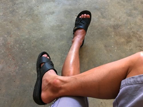 男性のプレゼントに人気のおしゃれなメンズサンダル12選 オフィス向けなどおすすめをご紹介 ベストプレゼントガイド