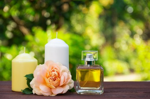 女性に人気のプチプラ香水22 気分を上げるバニラやローズがプレゼントにおすすめ ベストプレゼントガイド