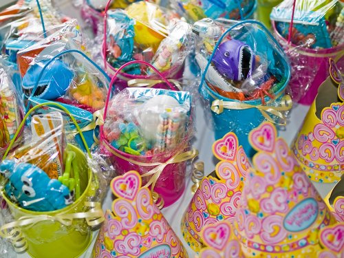 Return Gift Ideas for Birthday Parties: 10 Birthday Party Favors for Kids  and Adults (2018)