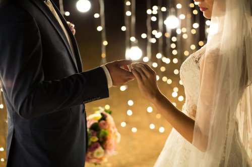 best gift for husband on first wedding night
