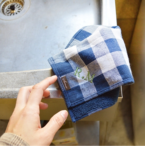 プレゼントに人気の名入れハンカチ12選 刺繍入りやガーゼハンカチもご紹介 ベストプレゼントガイド