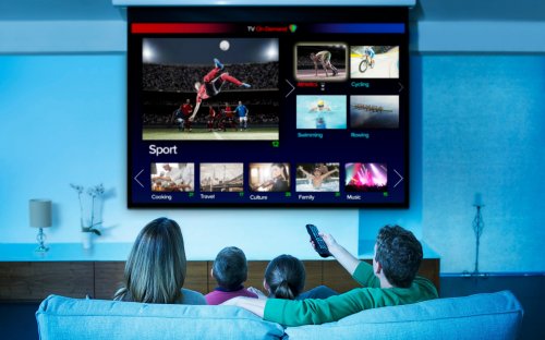Yuk Nonton Tv Pakai 10 Rekomendasi Smart Tv Murah Untuk Bikin Weekend Makin Seru 2020