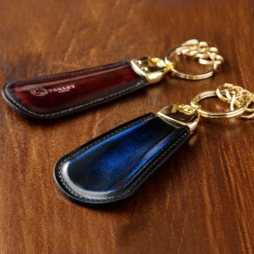 おしゃれな革キーホルダー特集21 男性へのプレゼントには名入れ商品や靴べらがおすすめ ベストプレゼントガイド